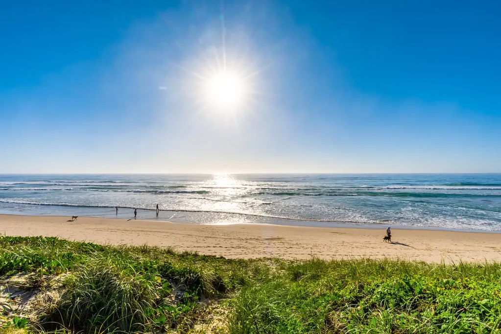 New Brighton 3房  True Beachfront Living, Where The Ocean Is Yours Forever.