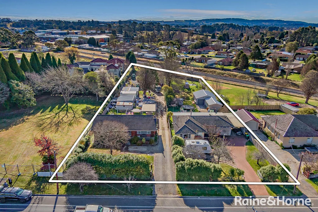 Moss Vale 6침실 Buy One Or Buy Both And Capitalize on R3 Zoning.