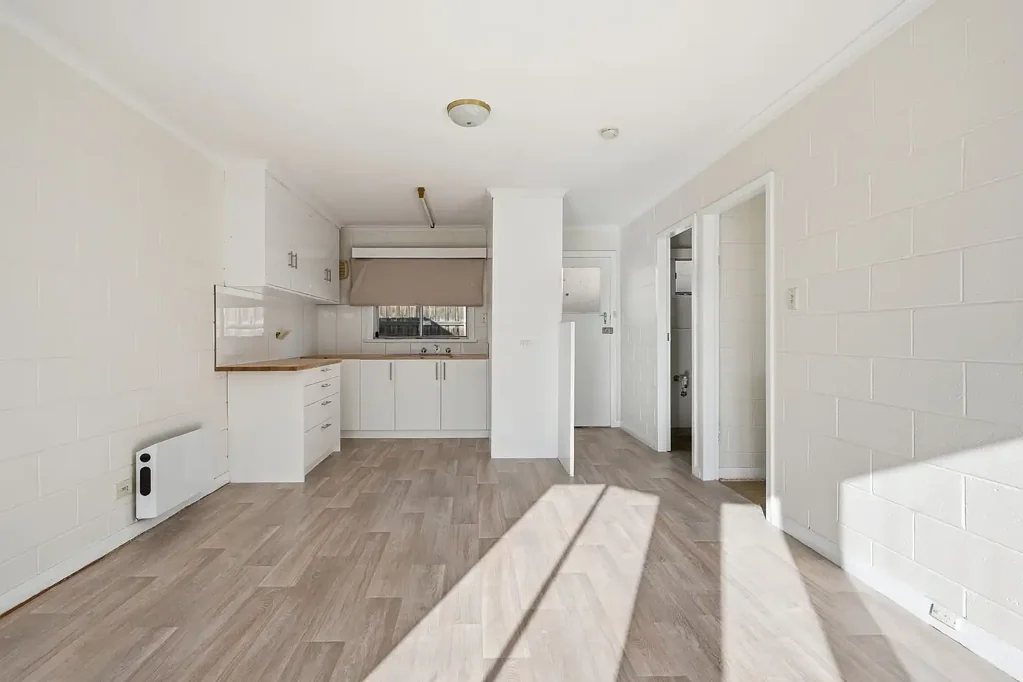 Immaculately presented 1 Bedroom Apartment