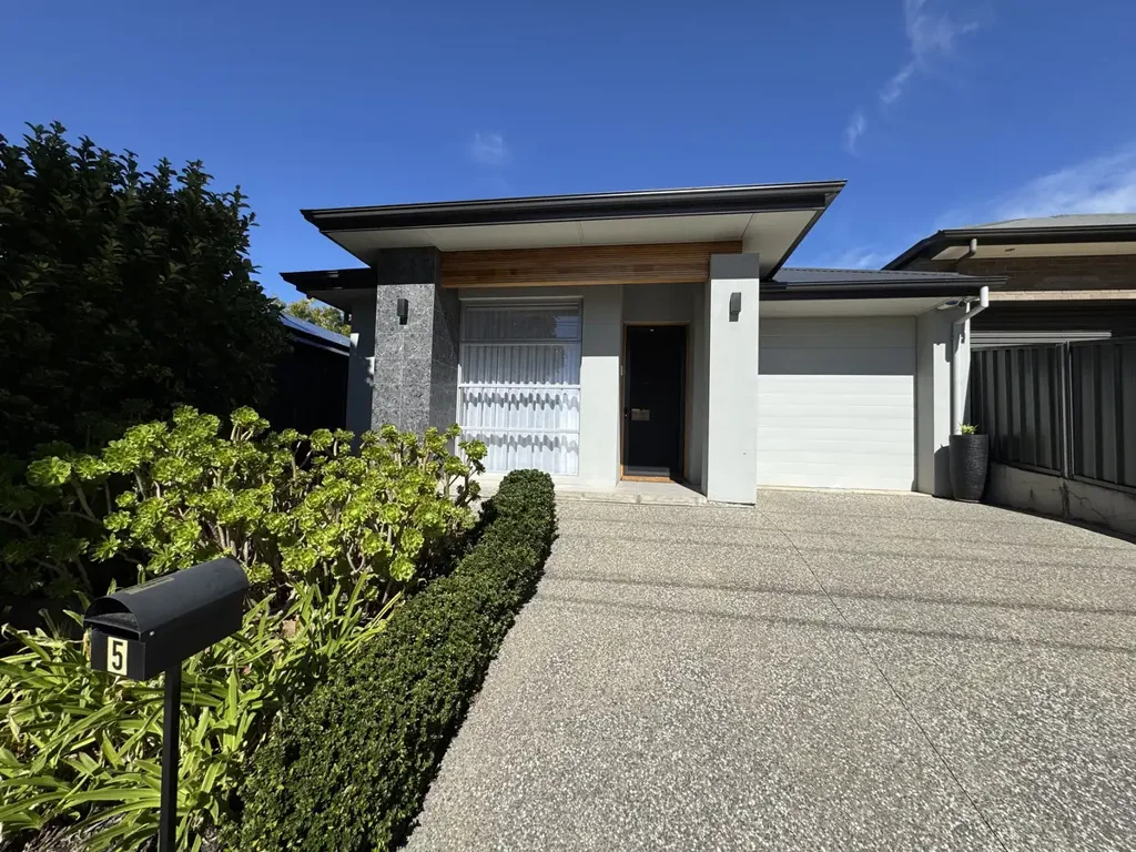 Gilles Plains 3房  Luxury Living with a Beautiful Park Outlook