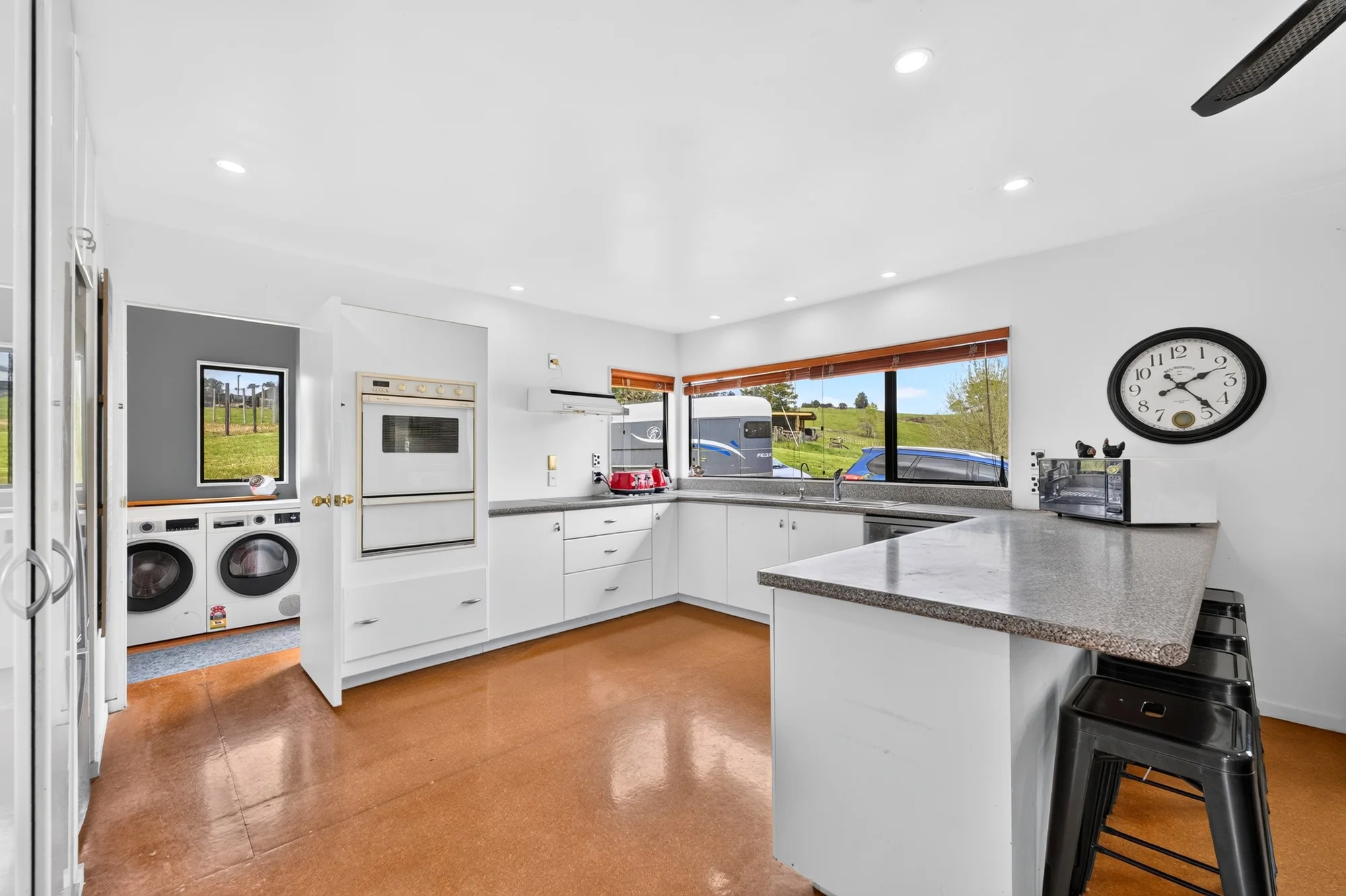 18 Anzac Valley Road, Waitakere, photo 3