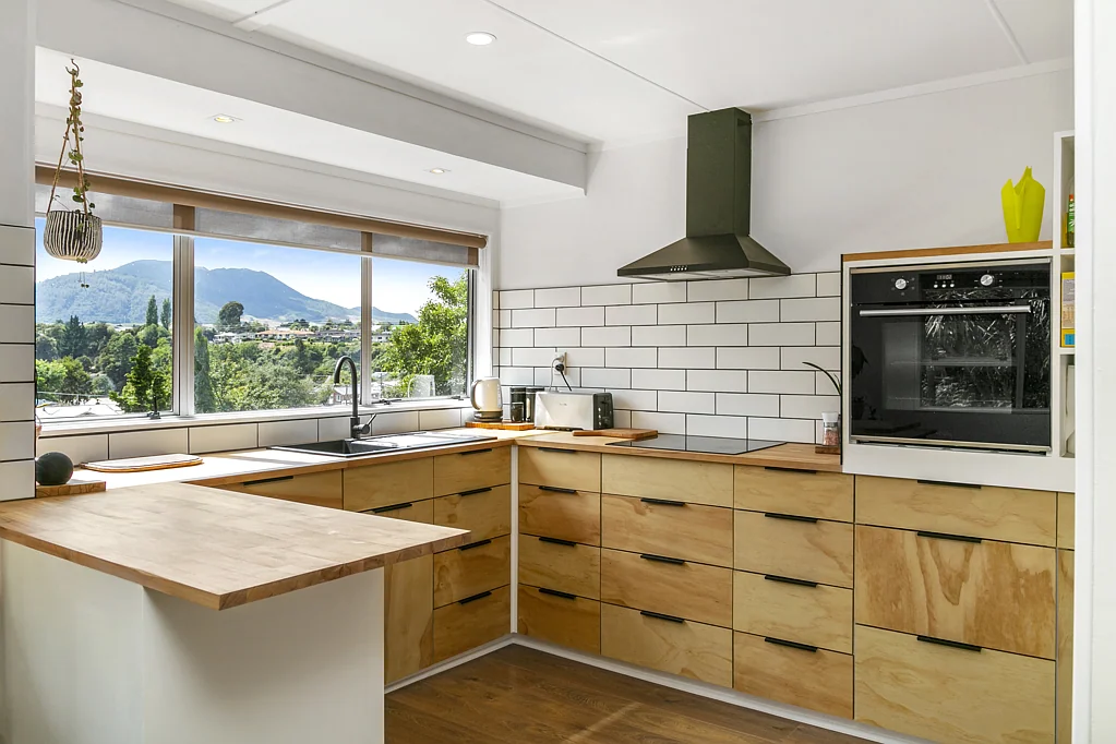 Taupo 2 Bedroom Vendor Heading Overseas - Need this Sold