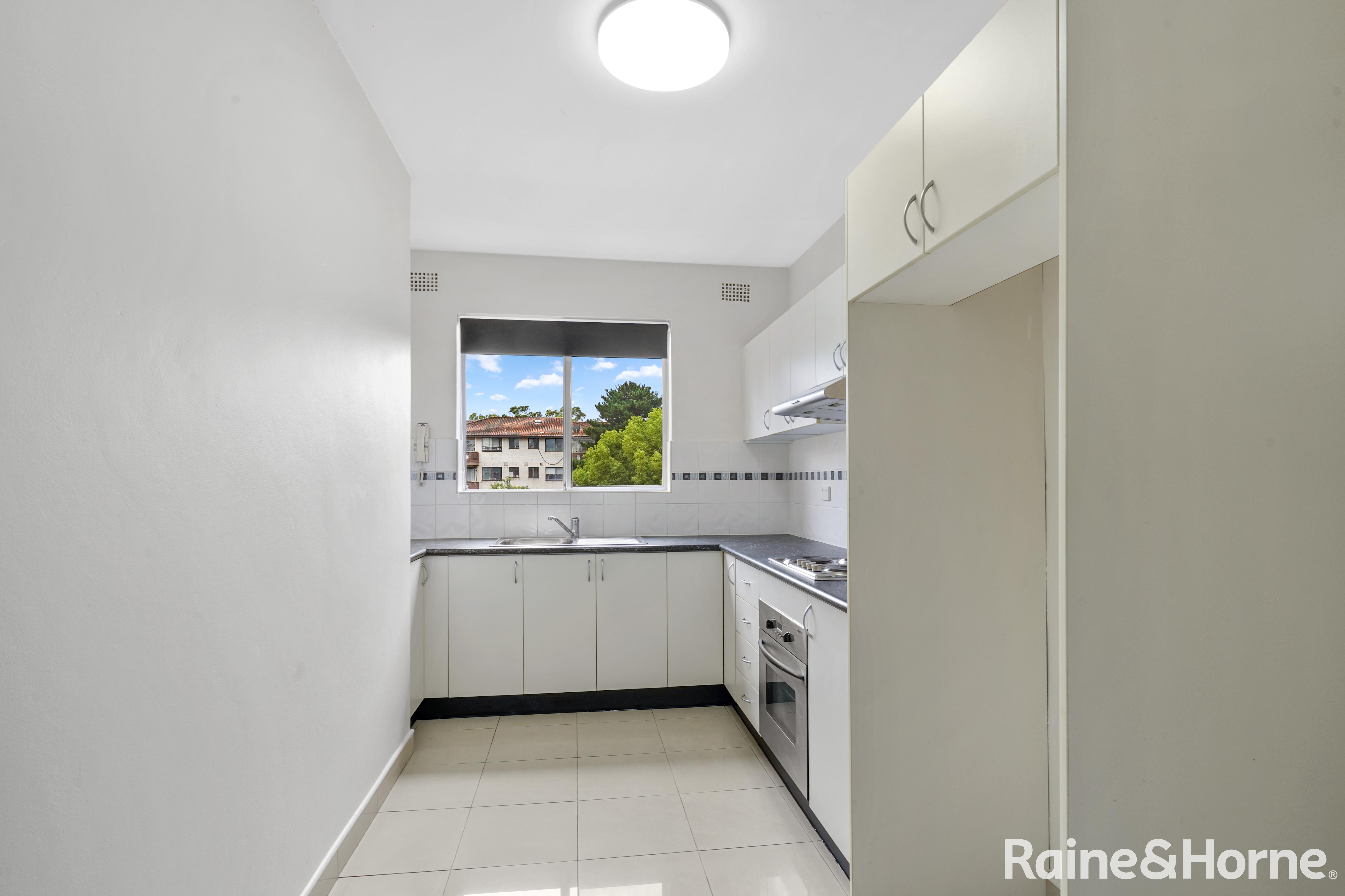 8 DRUMMOND ST, WARWICK FARM NSW 2170, 0 habitaciones, 0 baños, Unit