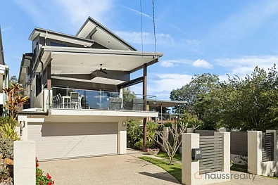 Corinda 5 Slaapkamer The Corinda family home you've been waiting for!