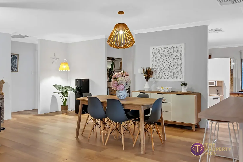 Thornlie 3ห้องนอน Forest Lakes Living....