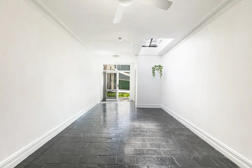 Three-bedroom terrace close to light rail, waterfront