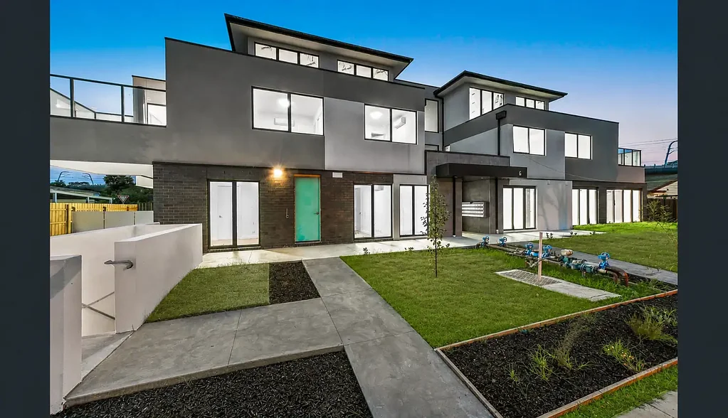 Clayton 3部屋 Fully Furnished Spacious Ground Floor Living with an Entertainer's Courtyard in the Heart of Clayton