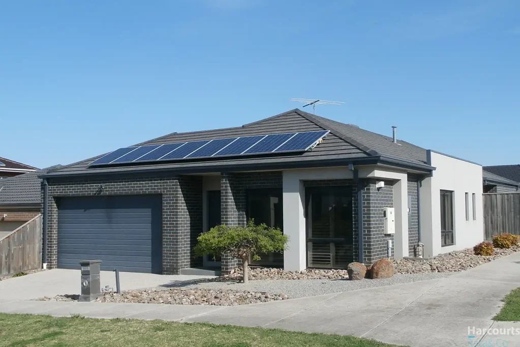 Spacious and Sunlit 3-Bedroom Home with Modern Amenities