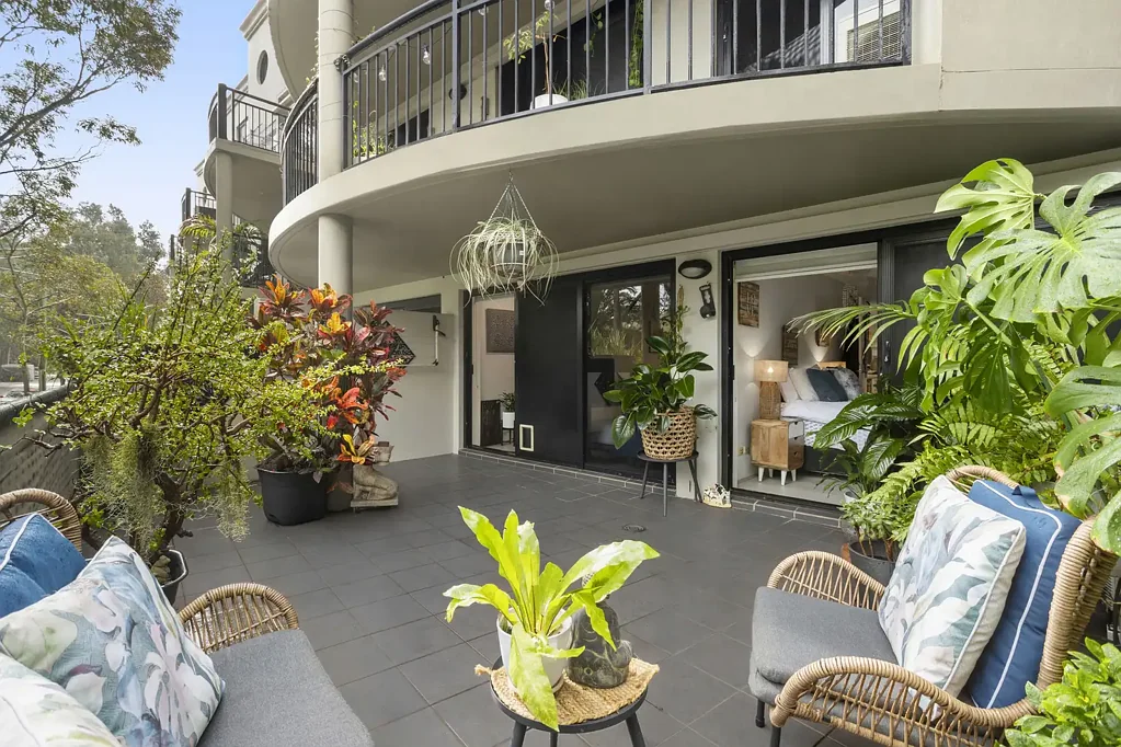 Botany 1房 独享私密超大公寓，产权面积86平方米 Uniquely Private & Oversized Apartment Features 86m2 Living On Title