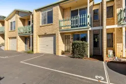 3/212 James Street, South Toowoomba