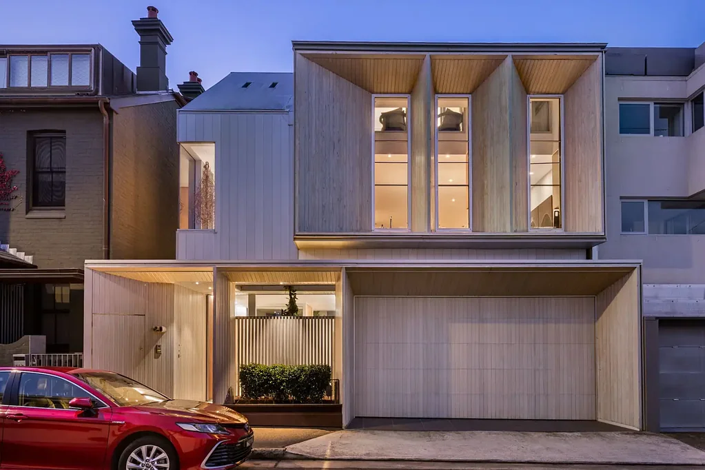 Birchgrove 5Kwarto Absolute waterfront mastery at the peninsula's edge