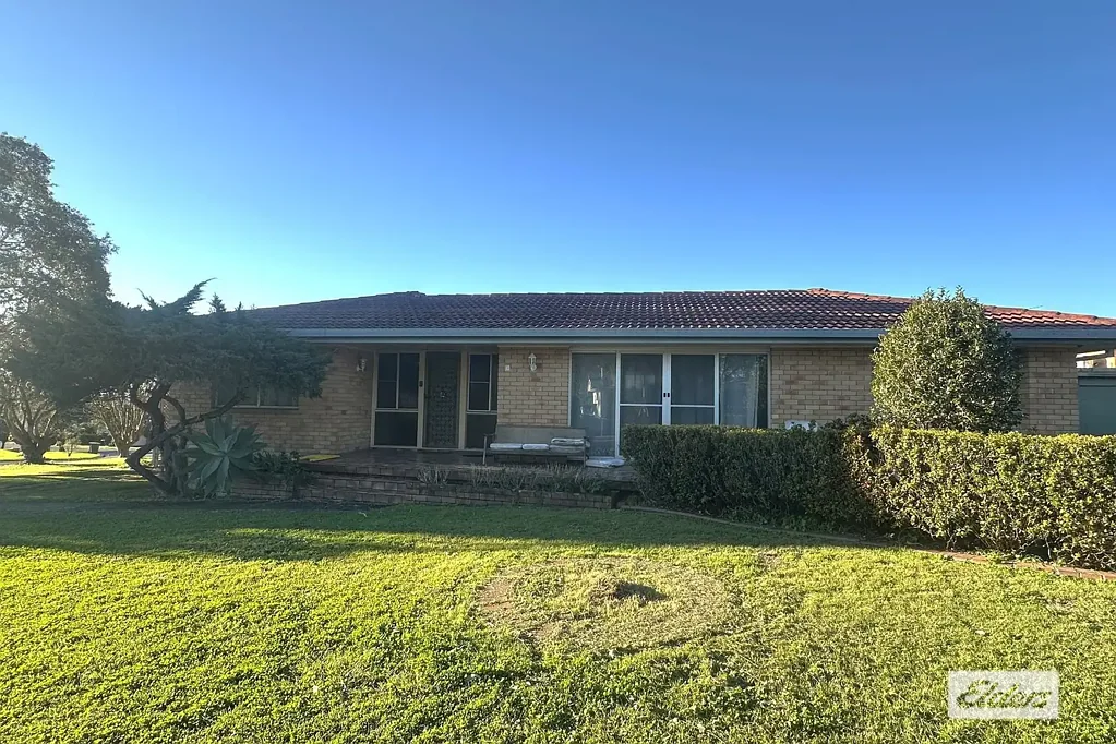 Spacious 4 Bedroom Family Home with Ducted Air Conditioning