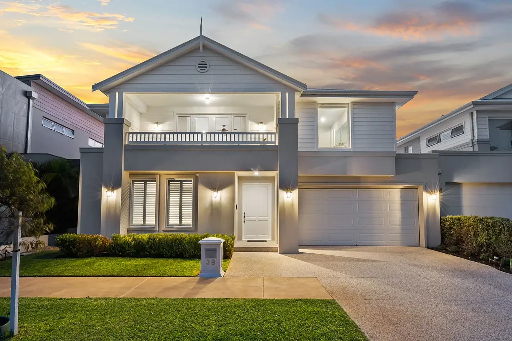 39 Lullworth Terrace, North Coogee, WA 6163