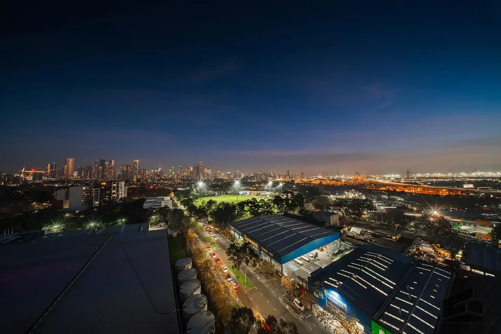 North Melbourne 4房 Arden Gardens 的皇冠：300 平方米全景视野 The Crown of Arden Gardens: 300 sqm of Panoramic Views