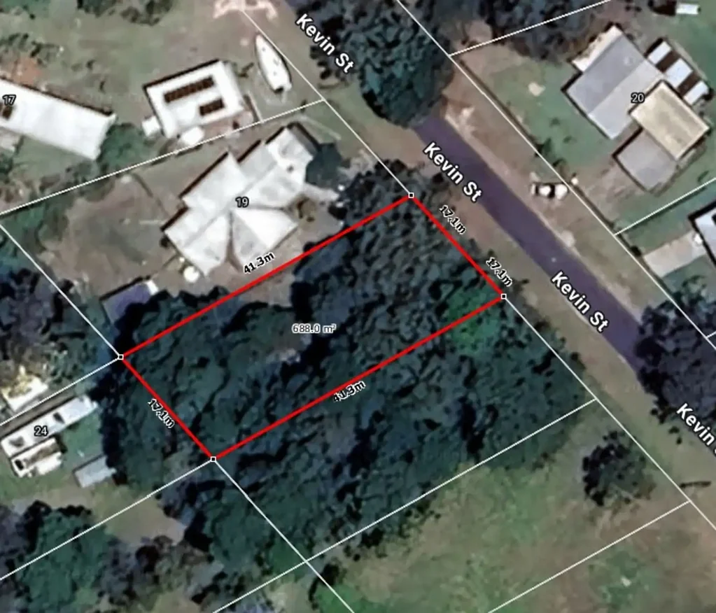 Macleay Island Great Block close to school and shops