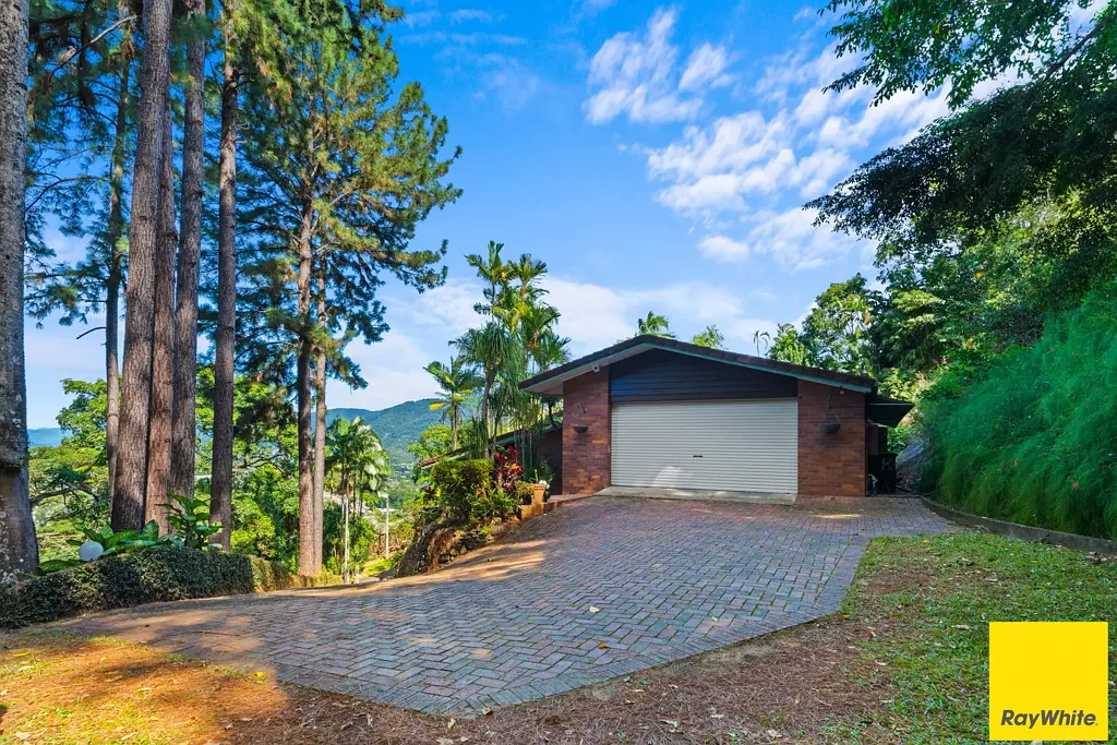 2A Bellevue Crescent, Edge Hill, QLD 4870