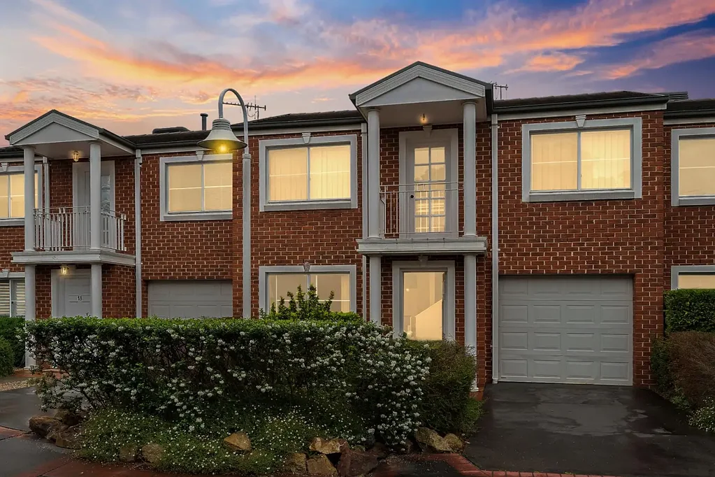 Bruce 2 Bedroom Stylish Townhouse Living in the Heart of Bruce