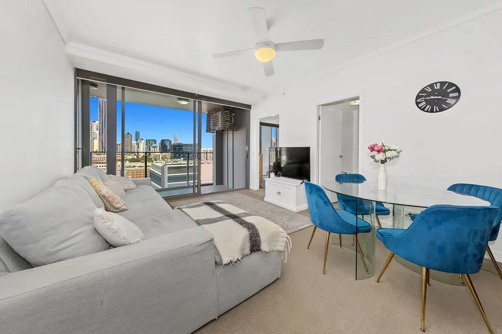 Fortitude Valley 1कमरा Skyline Views, Strong Returns & Unbeatable Inner-City Living