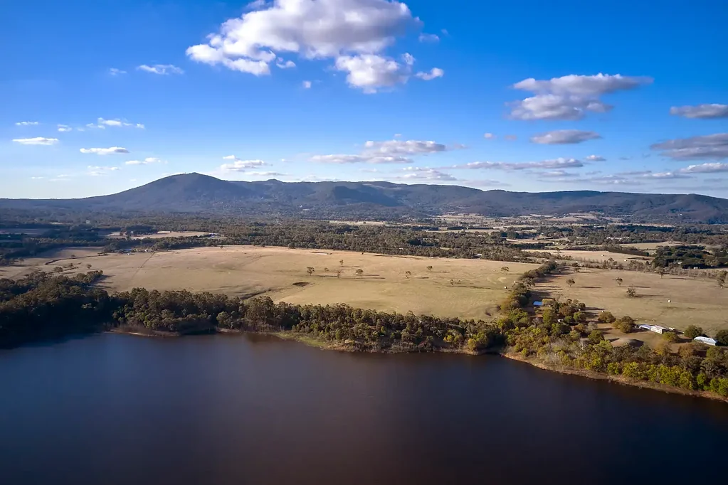 Gisborne Exceptional 100-Acre Land Opportunity Close to Melbourne