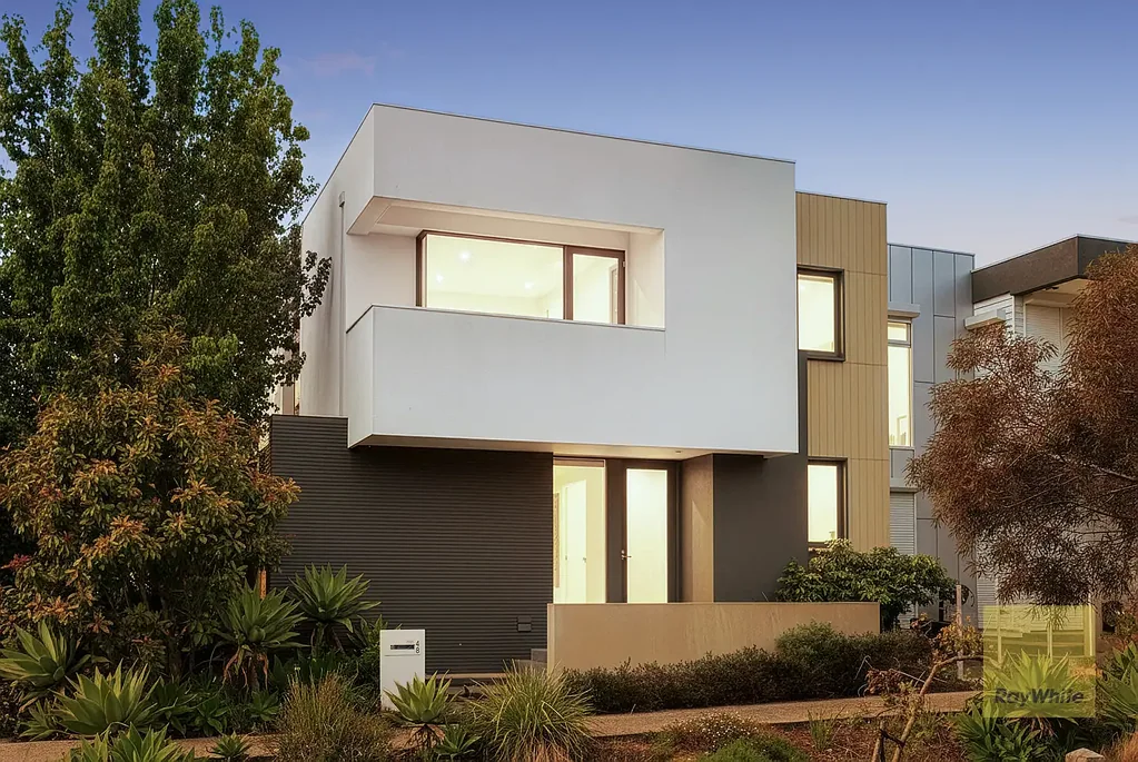 Caroline Springs 4房 双拼四卧主卧套房 顶级厨电石材台面 玻璃墙浴室 现代设计采光充足 地段优越近广场学校 Proudly Presented by Ray White West Realty!