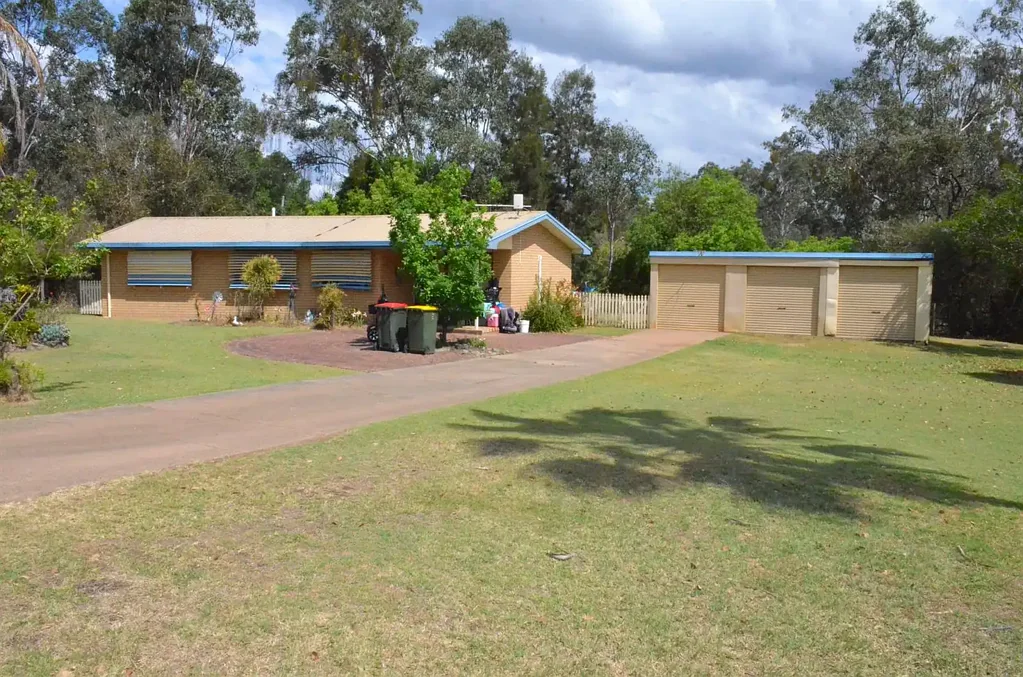 15 Drayton Street, Nanango, QLD 4615