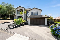 73 Roberta Crescent, Orewa