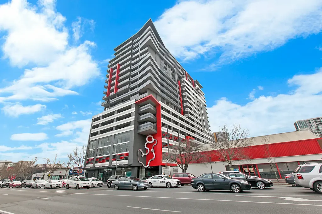 Stylish 2-Bedroom Apartment in the Heart of Adelaide CBD