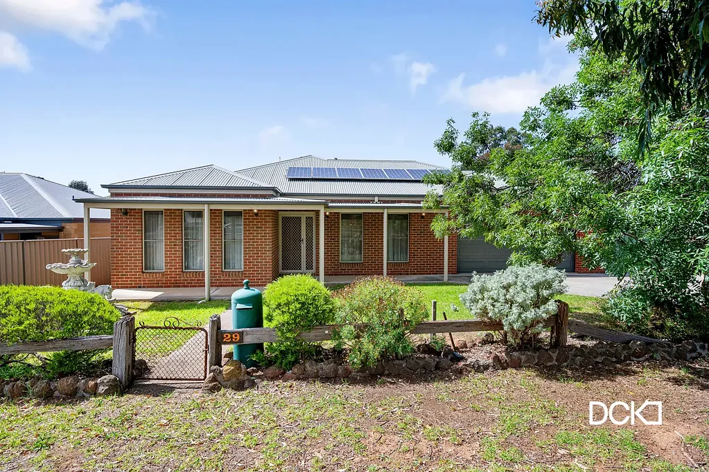 29 Sparrowhawk Road, Long Gully, VIC 3550