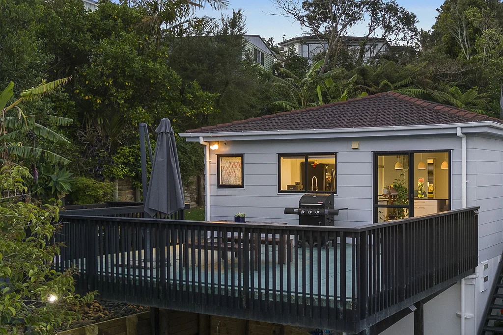 2/4 Kupari Place, Totara Vale, North Shore City, Auckland
