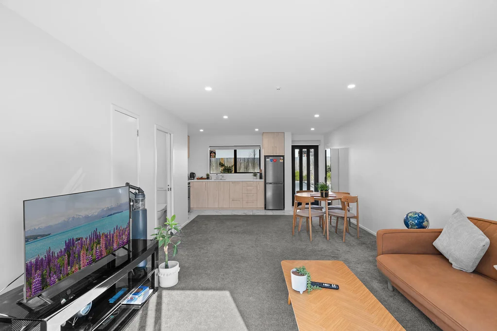 Saint Albans 2chambre Positioned for Prime Location & Convenience!
