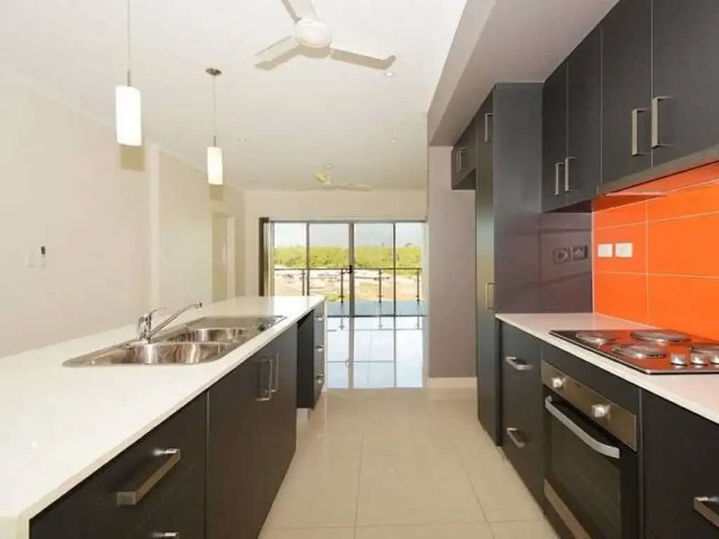 QUALITY APARTMENT IN CHARMING COMPLEX