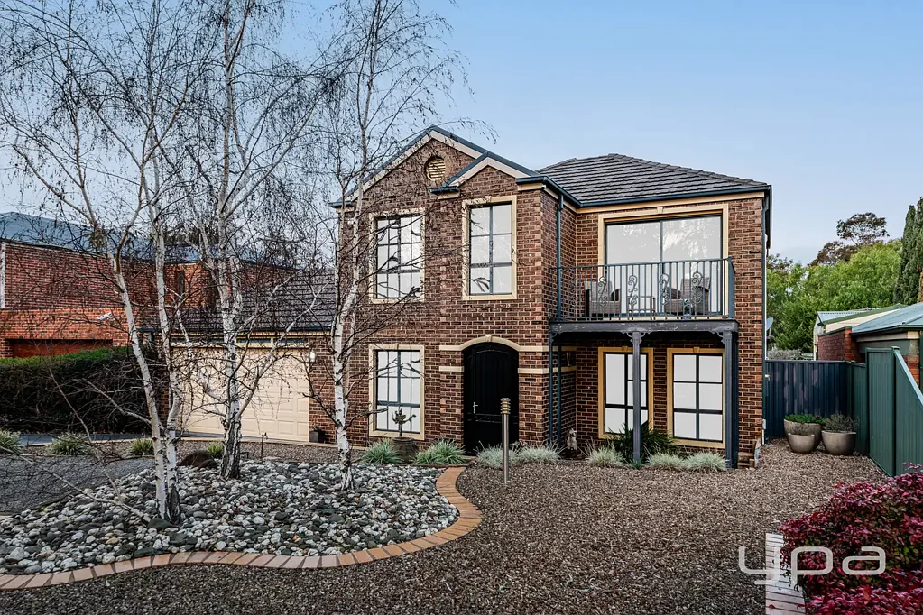 Werribee 3 Bedroom STYLISH RIVER FRONT LIVING – UPDATED AND READY TO ENJOY
