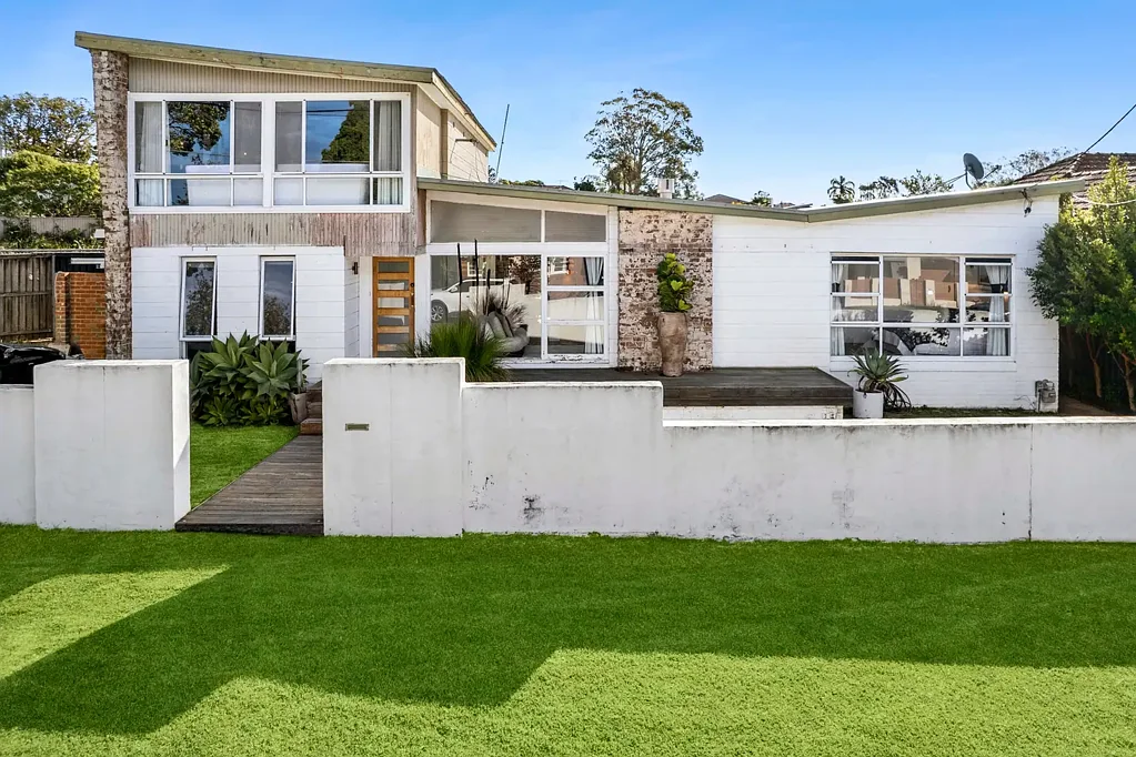 Cronulla 5 Bedroom Cronulla Convenience Meets Boho Charm