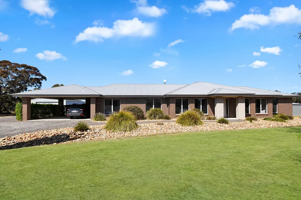 26 Holloway Rd East, Stawell, VIC 3380