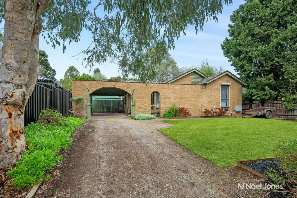 Croydon 3 Slaapkamer A Property With Room To Park, Play And Entertain