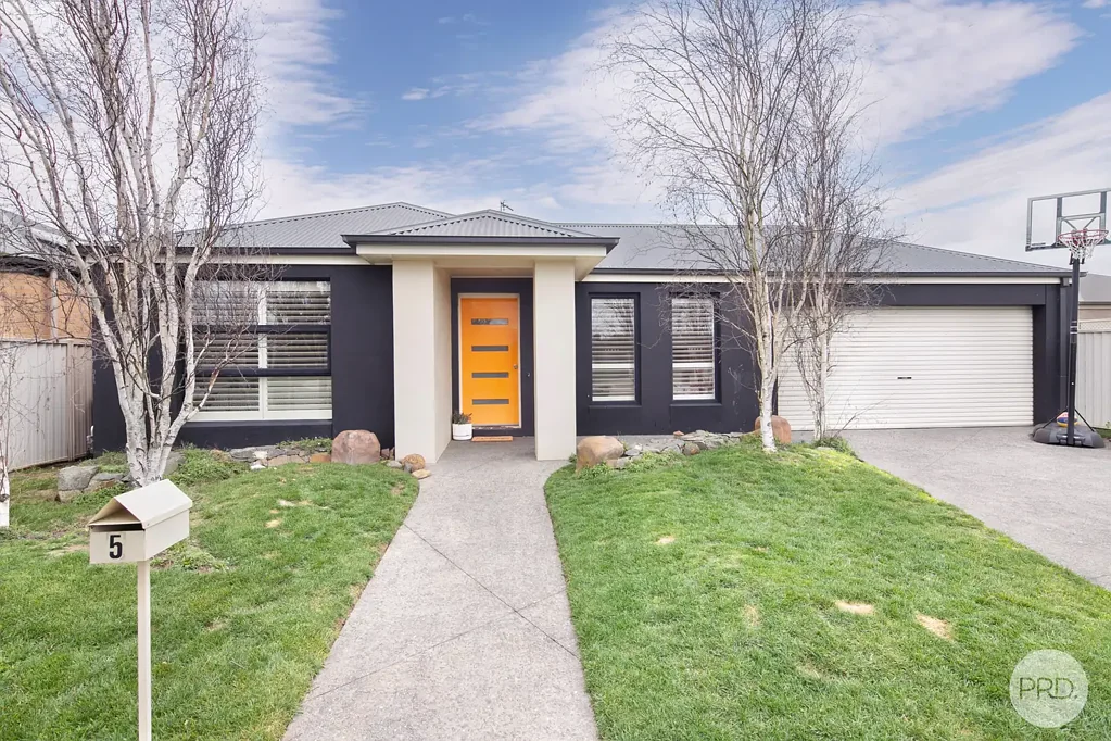 Delacombe 3房  Stylish Family Living with Stunning Landscaped Surrounds