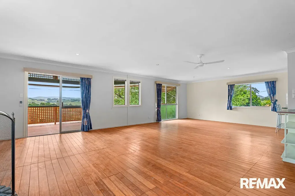 Nambour 4બેડરૂમ Views, Elevation, Opportunity!