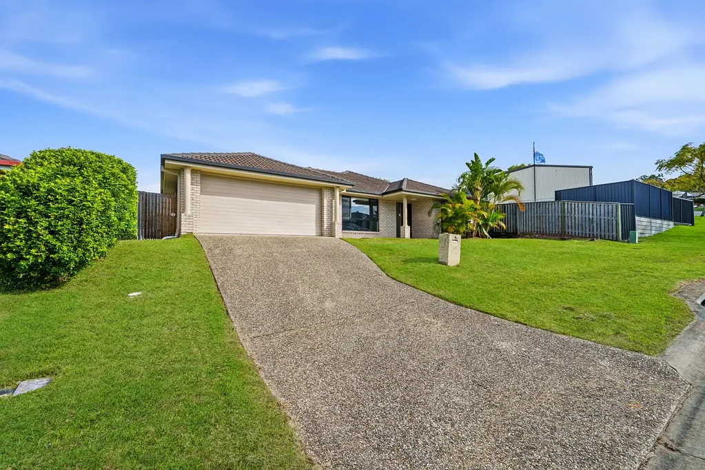 Upper Coomera 4Moenga BE THE KING OF MONARCH AVENUE!