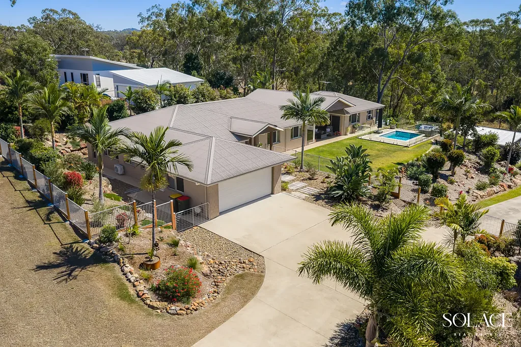 Benaraby 5Zimmer A stunning lifestyle property with resort-style entertaining, exceptional space and breathtaking bushland views.