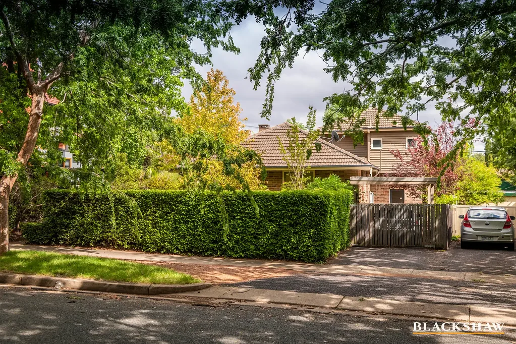 38 Carrington Street, Deakin, ACT 2600