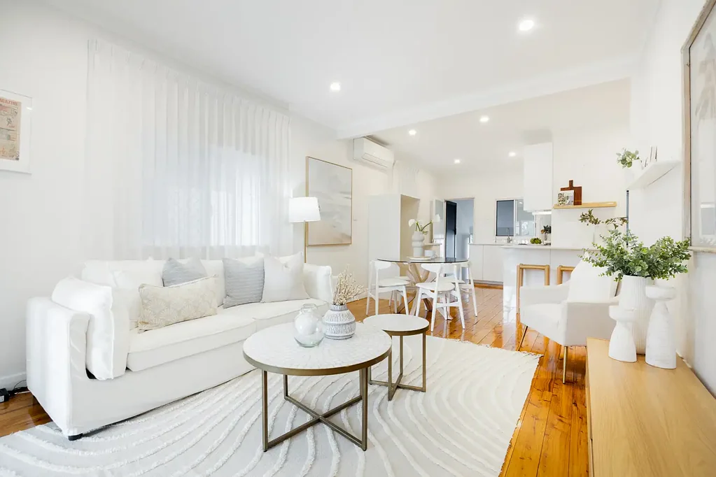 Brighton 3ਬੈੱਡਰੂਮ Charming Renovated Workers Cottage Moments from the Water!