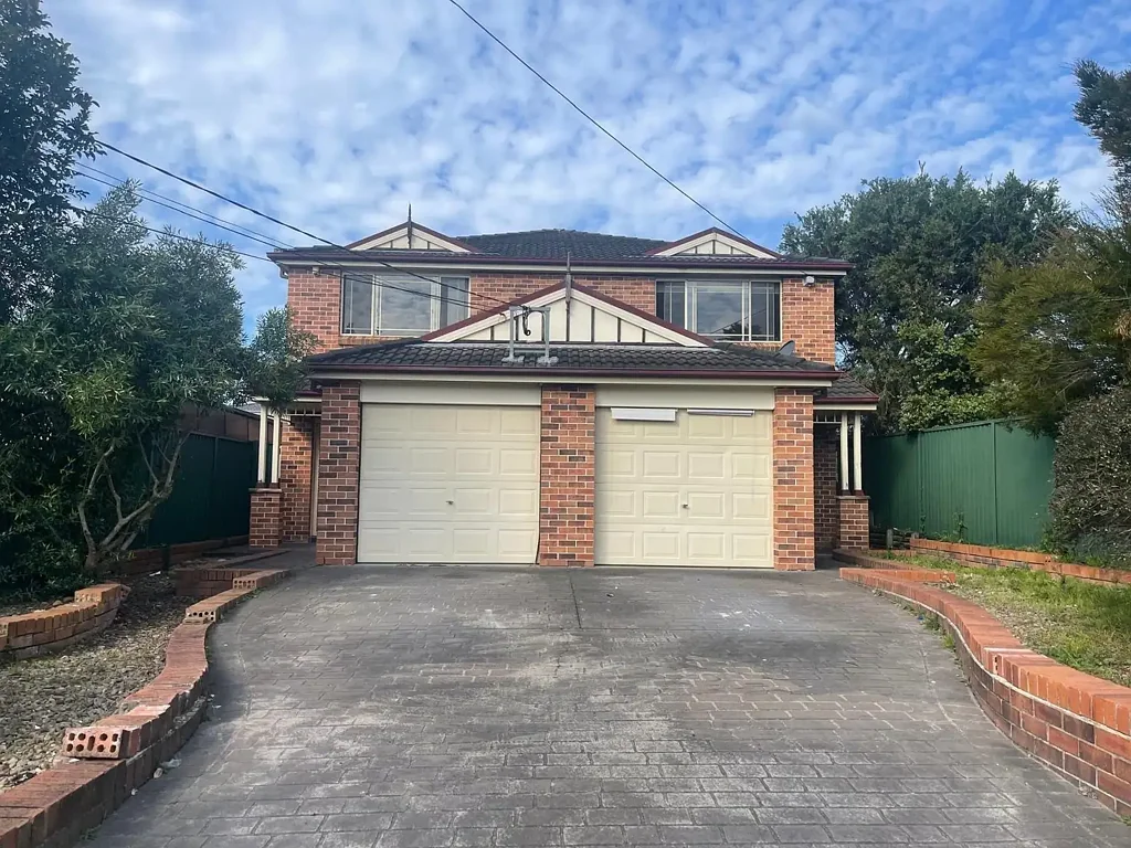 Three Bedroom Home - Close to Schools & Transport