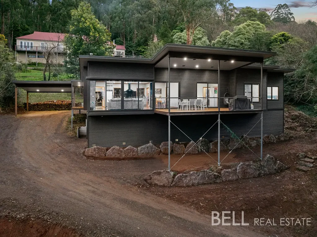Monbulk 4 Slaapkamer Architectural Style, Sunrise Views and Serious Shed Space