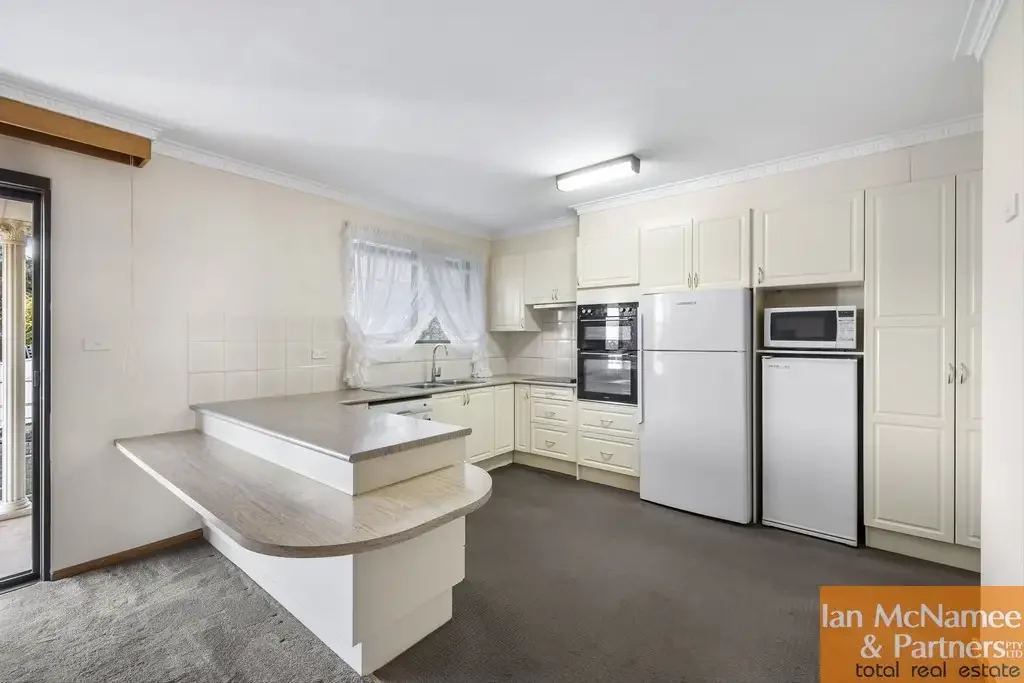 Crestwood 4غرفة نوم Elevated Family Home in Serene Location!!