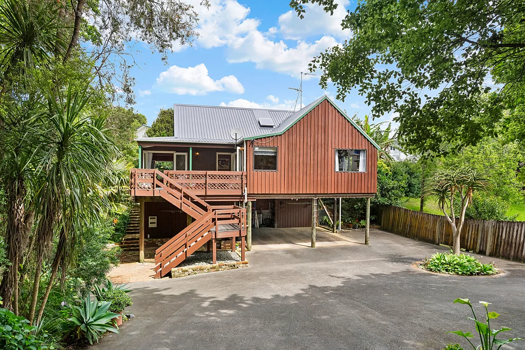 29A Lancaster Road, Beach Haven, North Shore City, Auckland