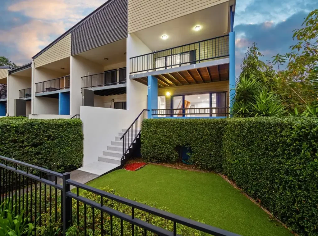 Spacious, Private & Set Away from the Road - Garden City Living