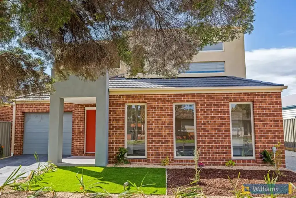 Superb Townhouse!