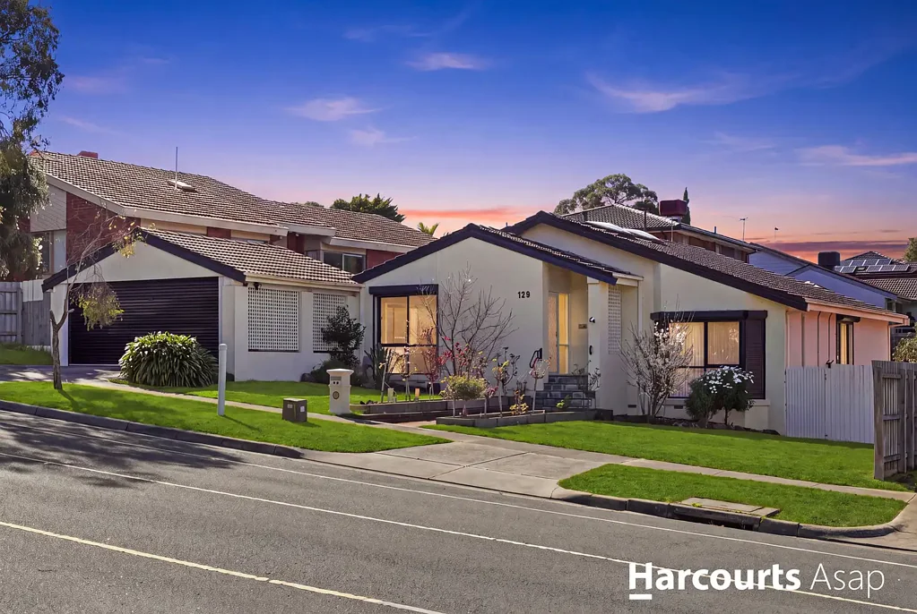 Wheelers Hill 3Kwarto Contemporary Elegance in a Peaceful Wheelers Hill Setting