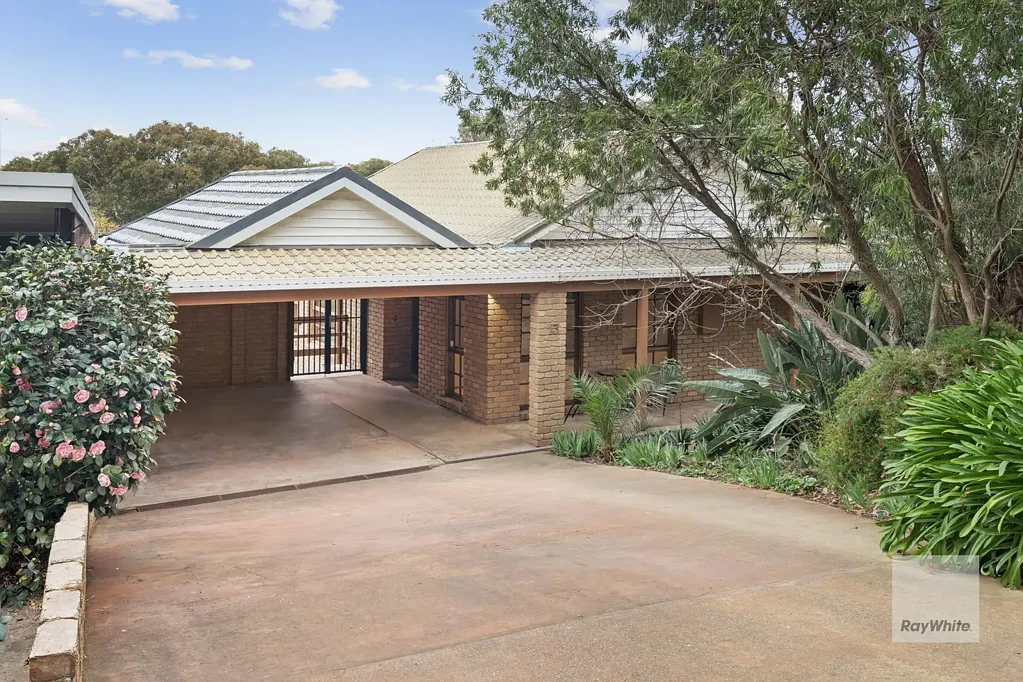 13 Cleve Road, Pascoe Vale South, VIC 3044