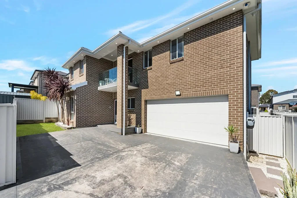30 Rodeo Drive, Green Valley, NSW 2168
